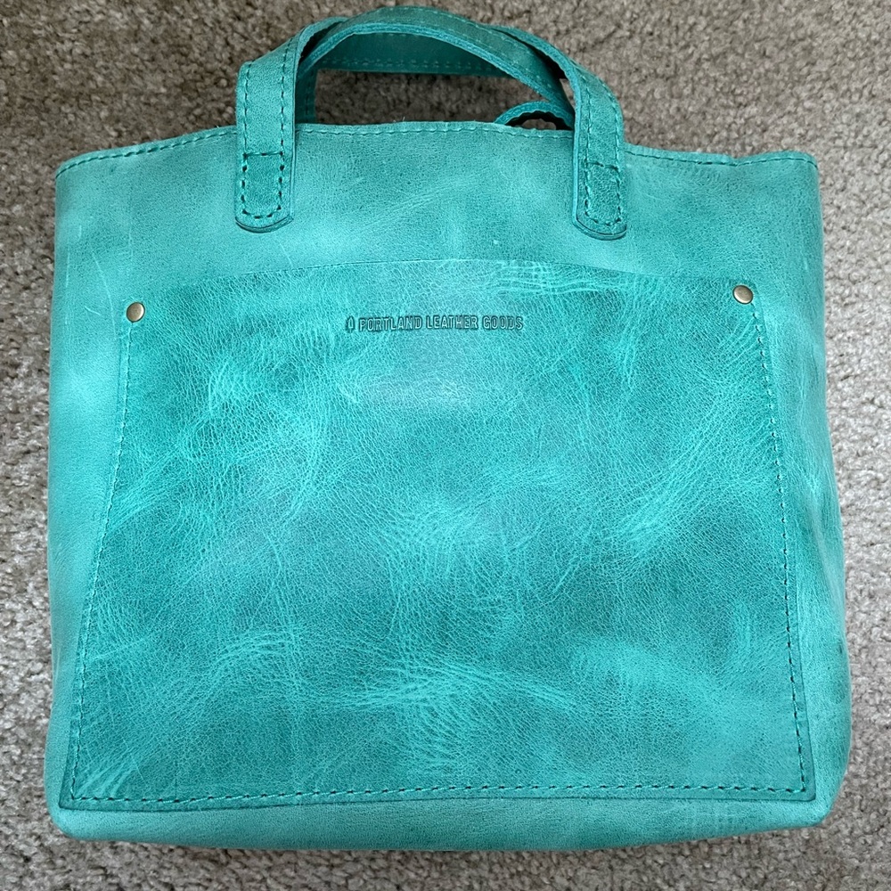 Portland Leather-Reef Mini Crossbody zipper bag